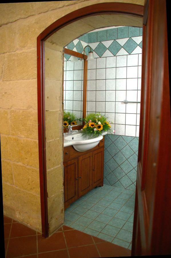 קרפיניאנו סלינטינו Masseria Montanari מראה חיצוני תמונה